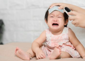 5 sai lầm không ngờ khiến trẻ ốm vặt mùa nắng nóng